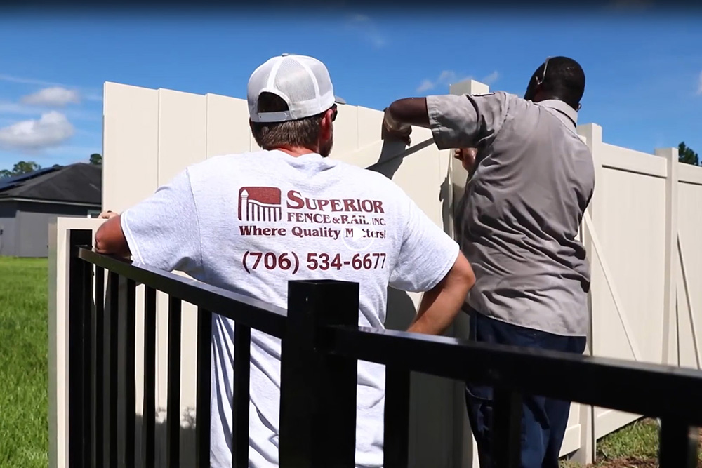 https://fencefranchise.superiorfenceandrail.com/wp-content/uploads/2025/04/field-training-fence-installations.jpg